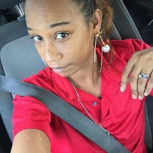 Meet your Posher, Monique